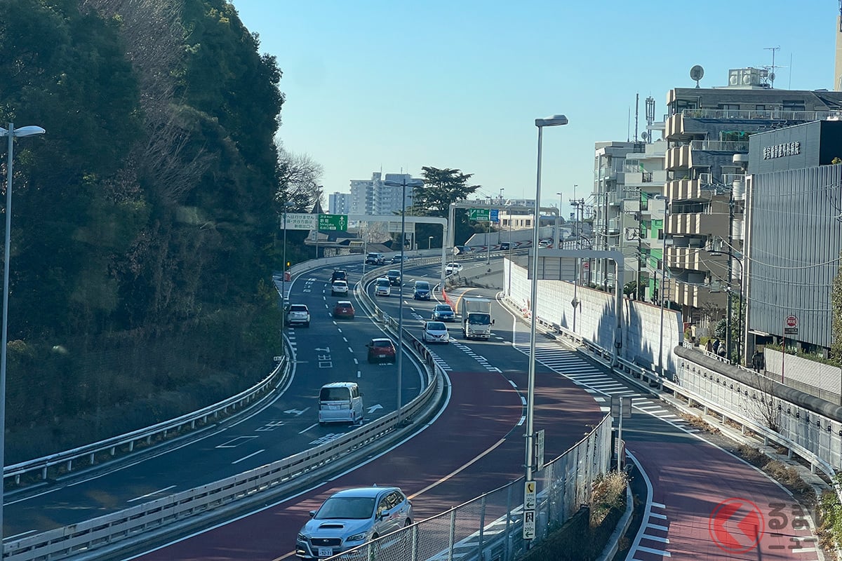 「代々木」の合流で検証、トヨタ・スバルら8者が集結(クレジット作者名表記: はれまる/PIXTA(ピクスタ))