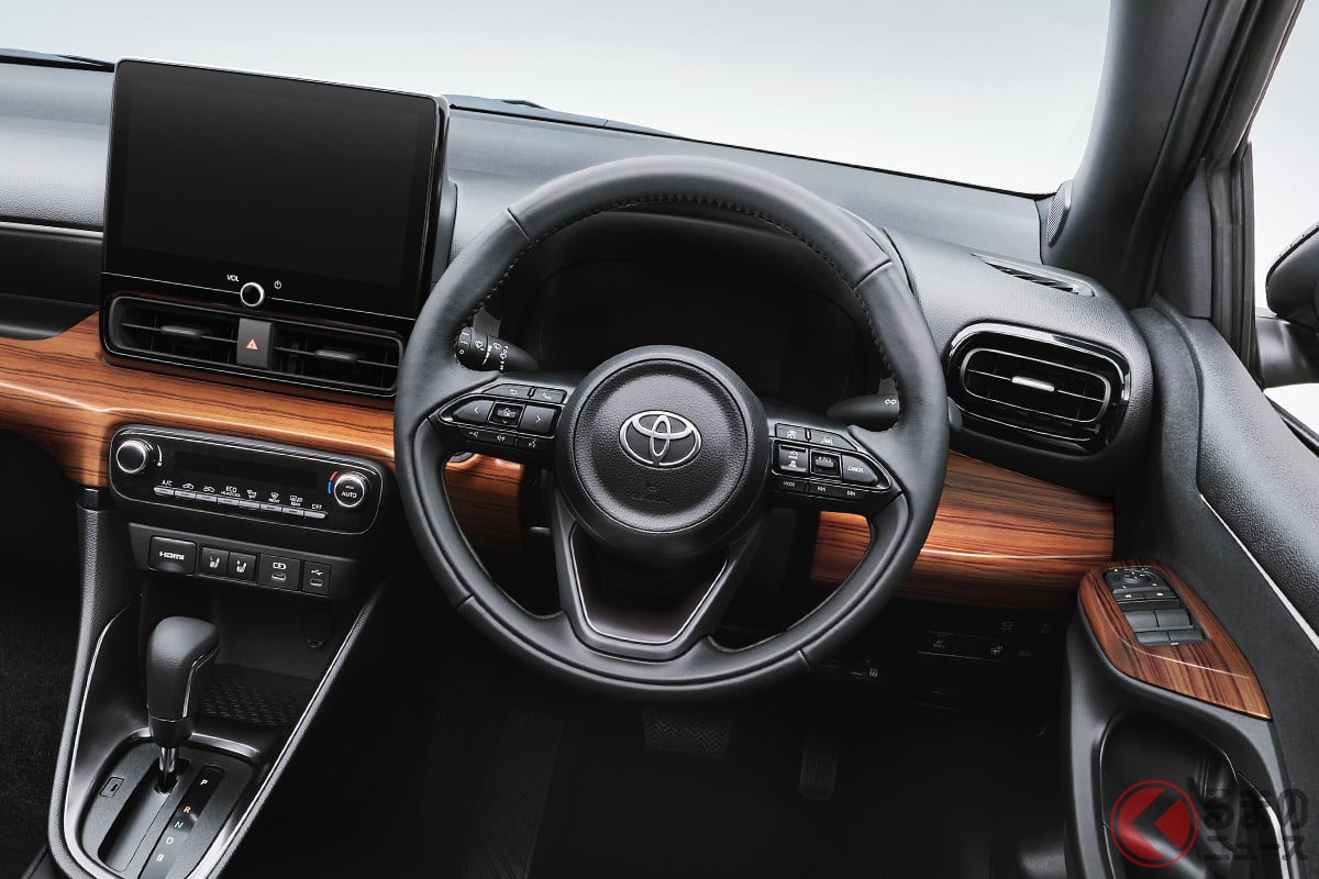 木目インテリアが昭和っぽいモデリスタ仕様の「最新ヤリス」