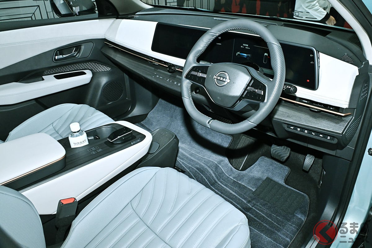 美しすぎる「ホワイト&グリーン」の内装!