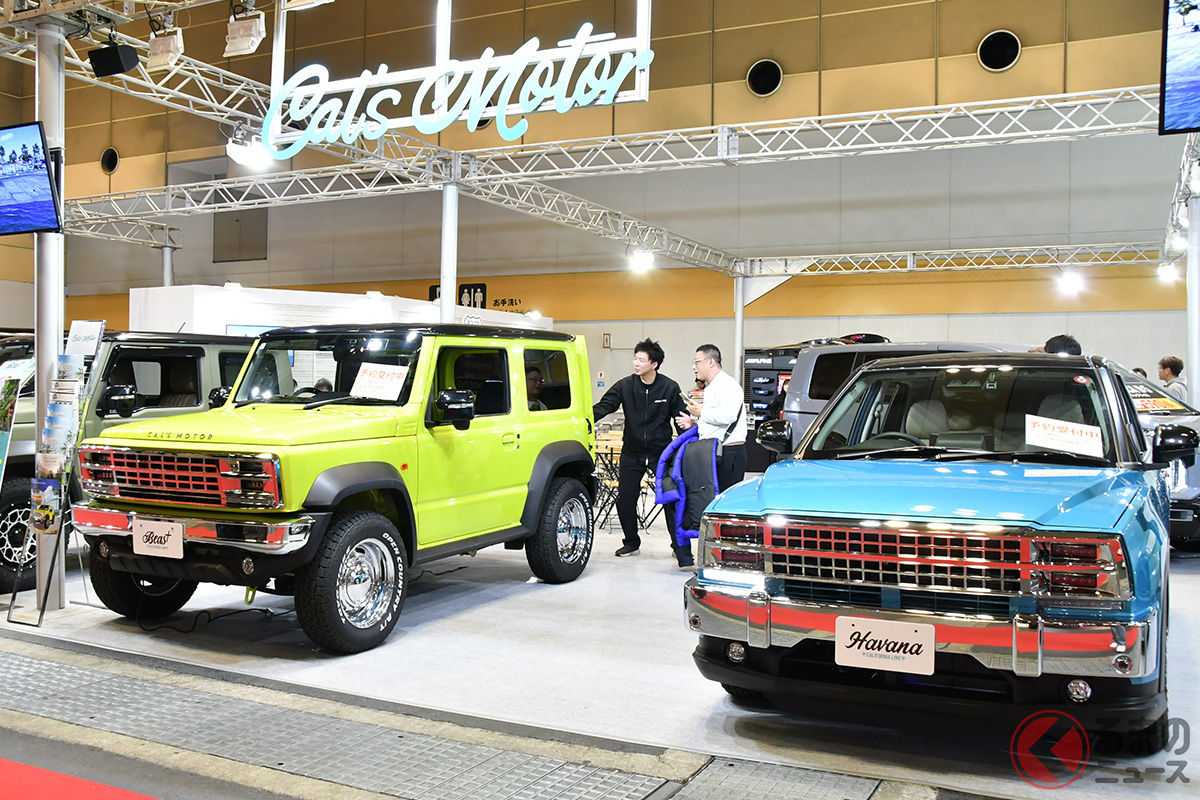 「角目4灯仕様」も新たに追加されたジムニーシエラベースの「Beas(ベアス)+」(左)とライズベースの「Havana(ハバナ)」(右)