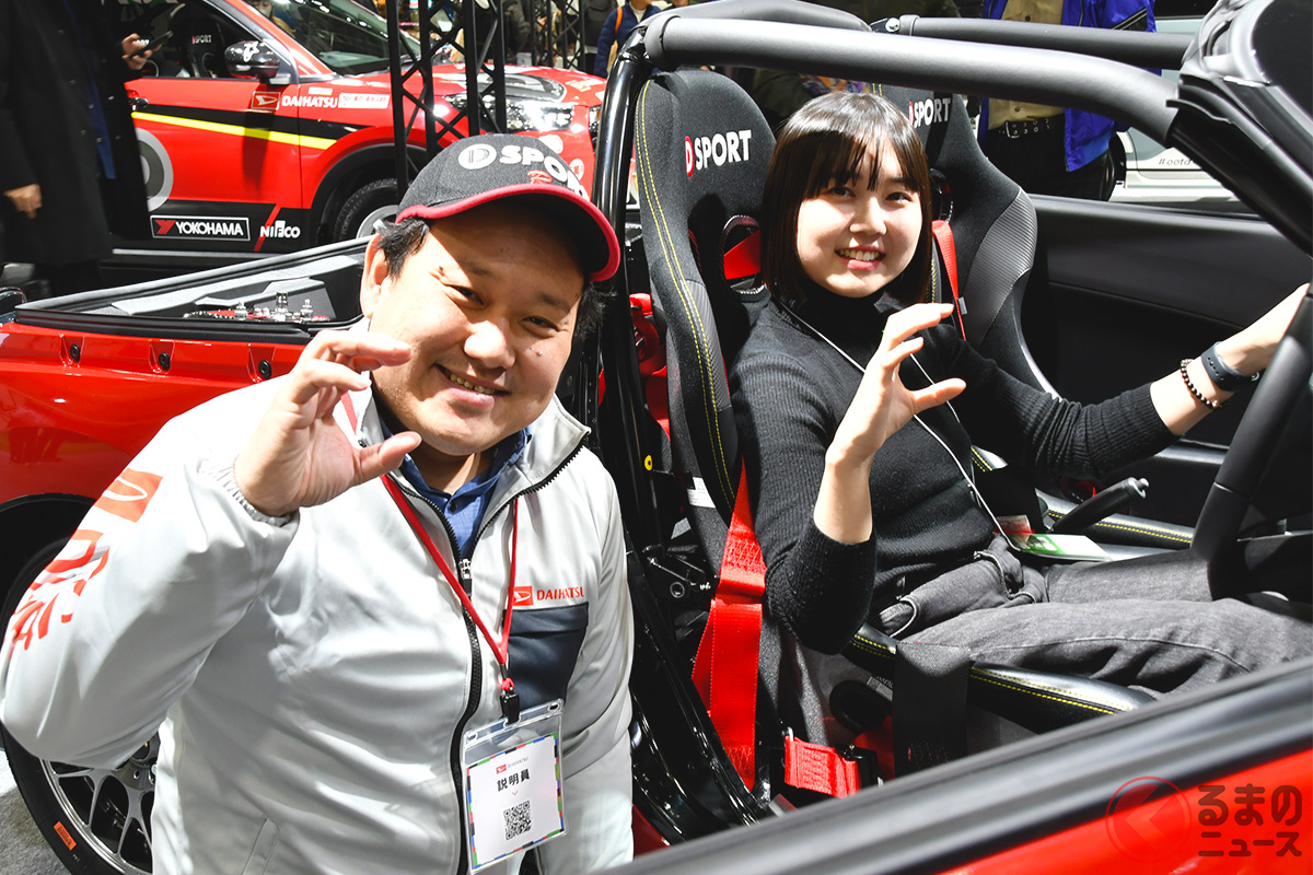 ダイハツの開発担当であり、DAIHATSU GAZOO Racingのドライバーでもある相原泰祐氏(左)と筆者の瀬イオナ