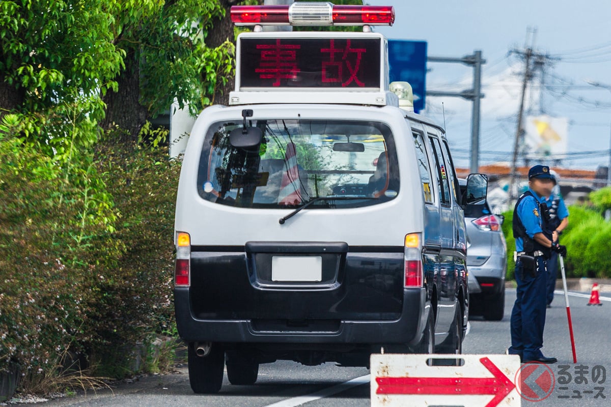 パトカーが事故処理中に盗難!同情の声も…(画像はイメージ、bee/PIXTA)