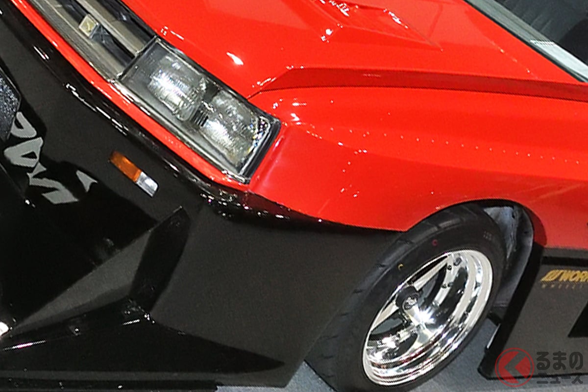 往年のスーパーシルエットを彷彿とさせる迫力のワイドボディ