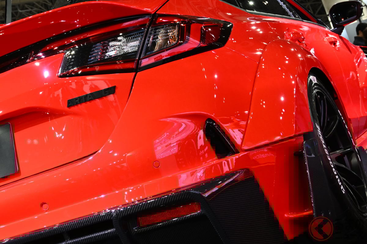 専用エアロパーツで空力性能をアップ!