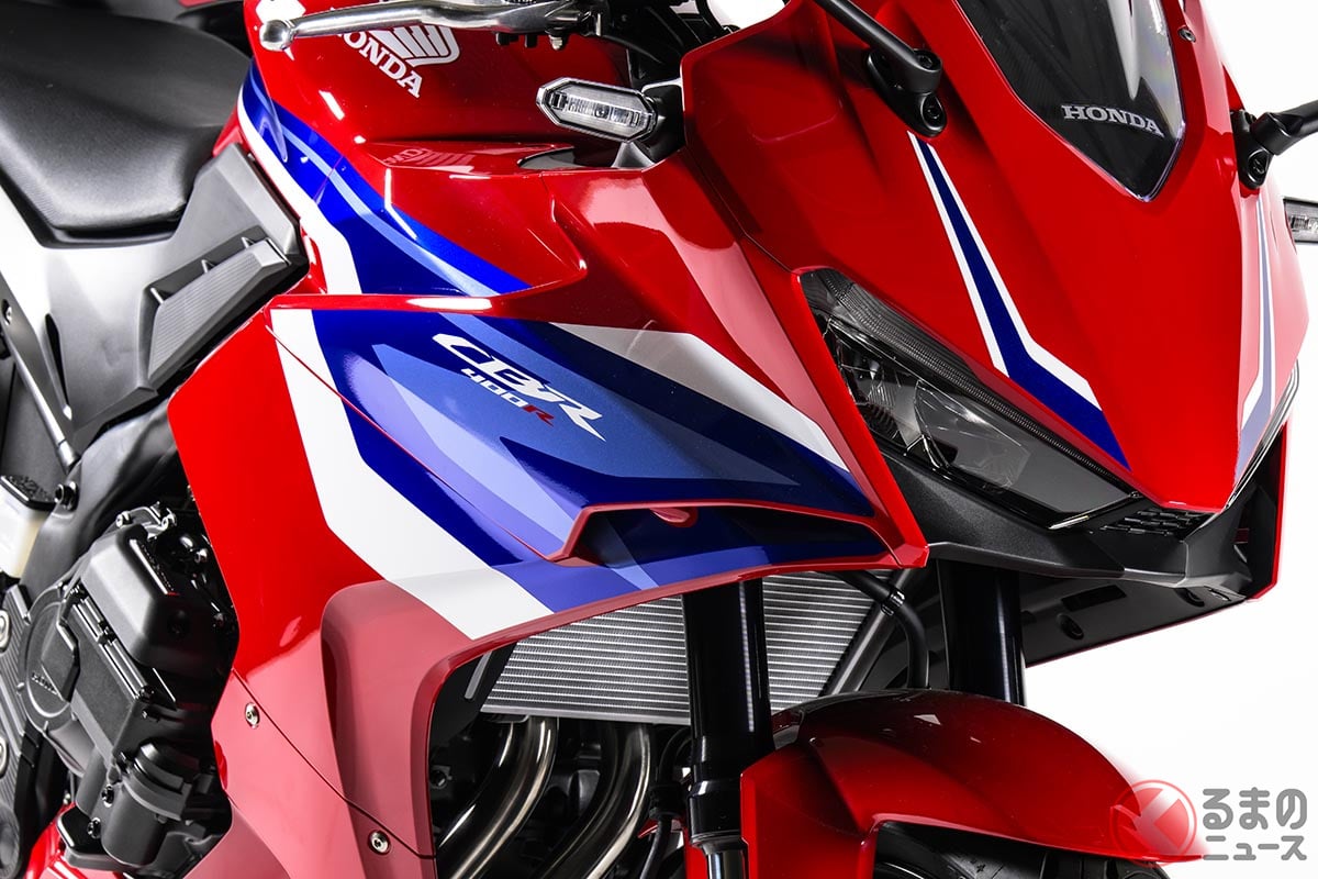 改良モデルの「CBR400R」
