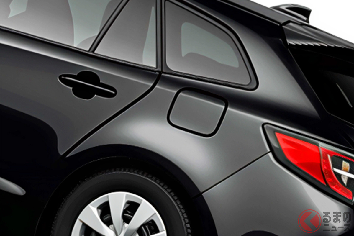 低重心でワイド感のあるスタイリングが特徴!最安モデルは加飾少な目のシンプルな装いとなっている