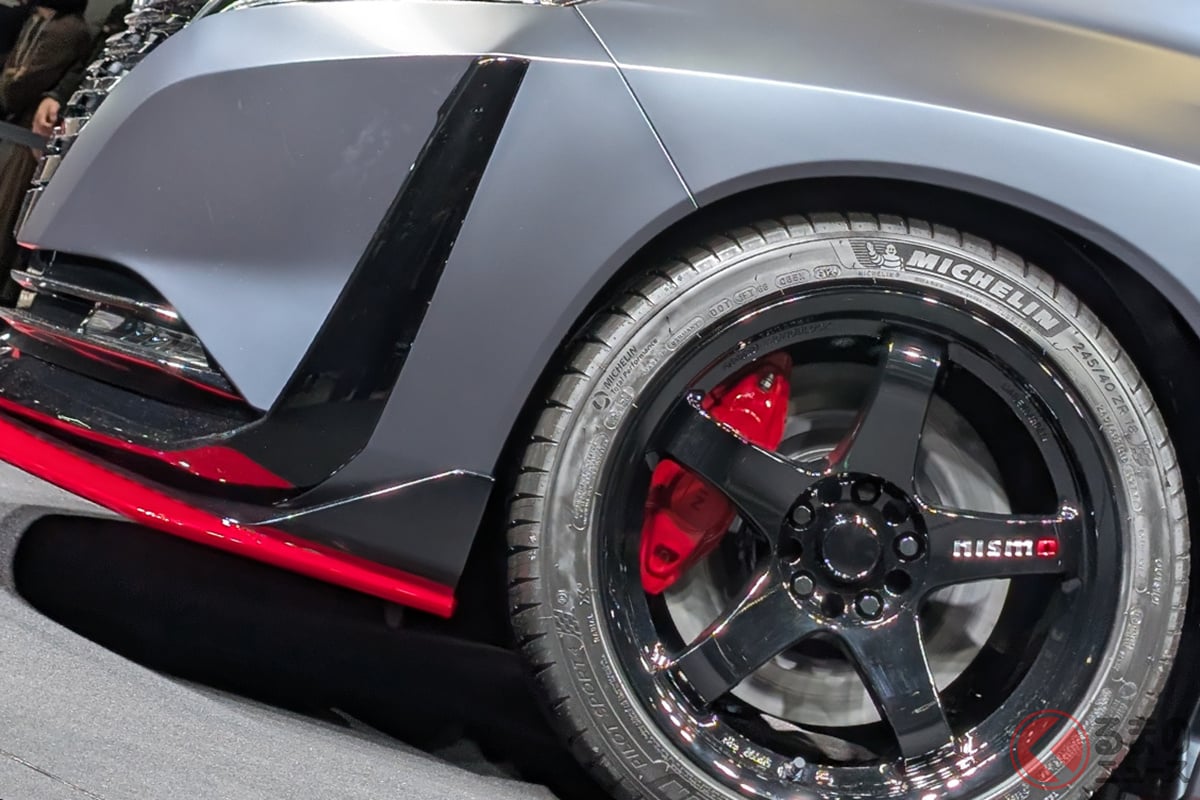NISMOならではのレッドアクセントが映える