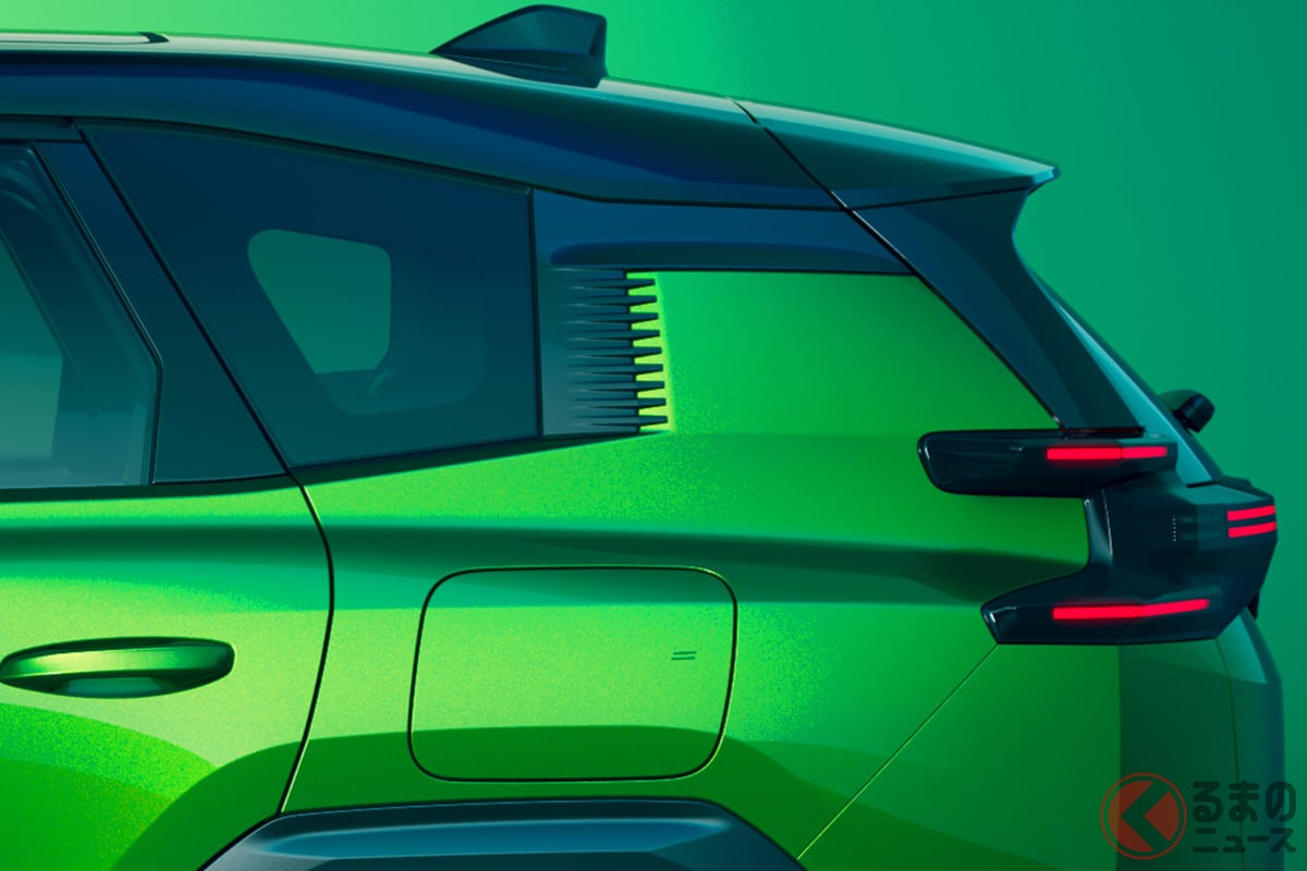 リア周りで目を引くのが、空力整流効果も持つ斬新ウイング!