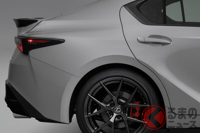 レクサス「V6セダン」5年ぶり刷新に反響あり！ 311馬力の大排気量