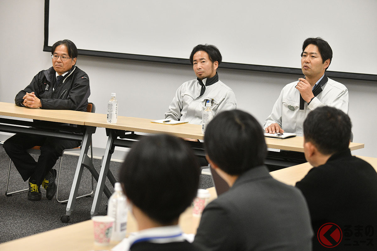 マツダ防府工場のスタッフの方(左から松田工場長、第4車両製造部 深谷さん、第2組立課 西村さん)