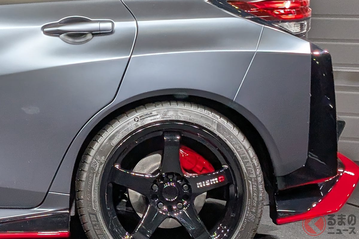 NISMOならではのレッドアクセントが映える