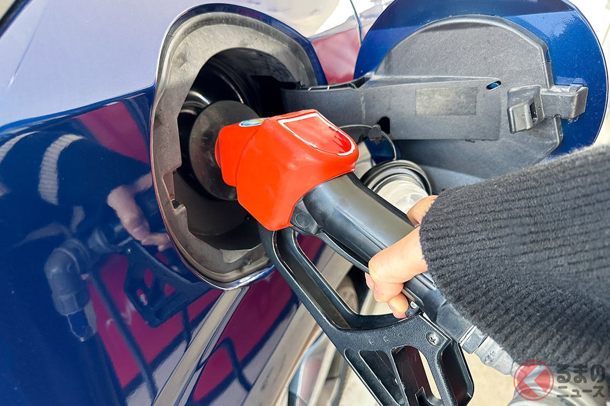 セルフ式ガソリンスタンドで「アウトな行為」とは?(画像:PhotoAC)