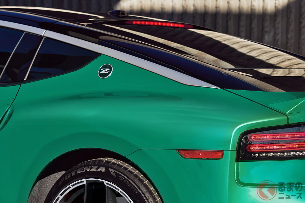 新色「グリーンパールメタリック」もカッコいい!