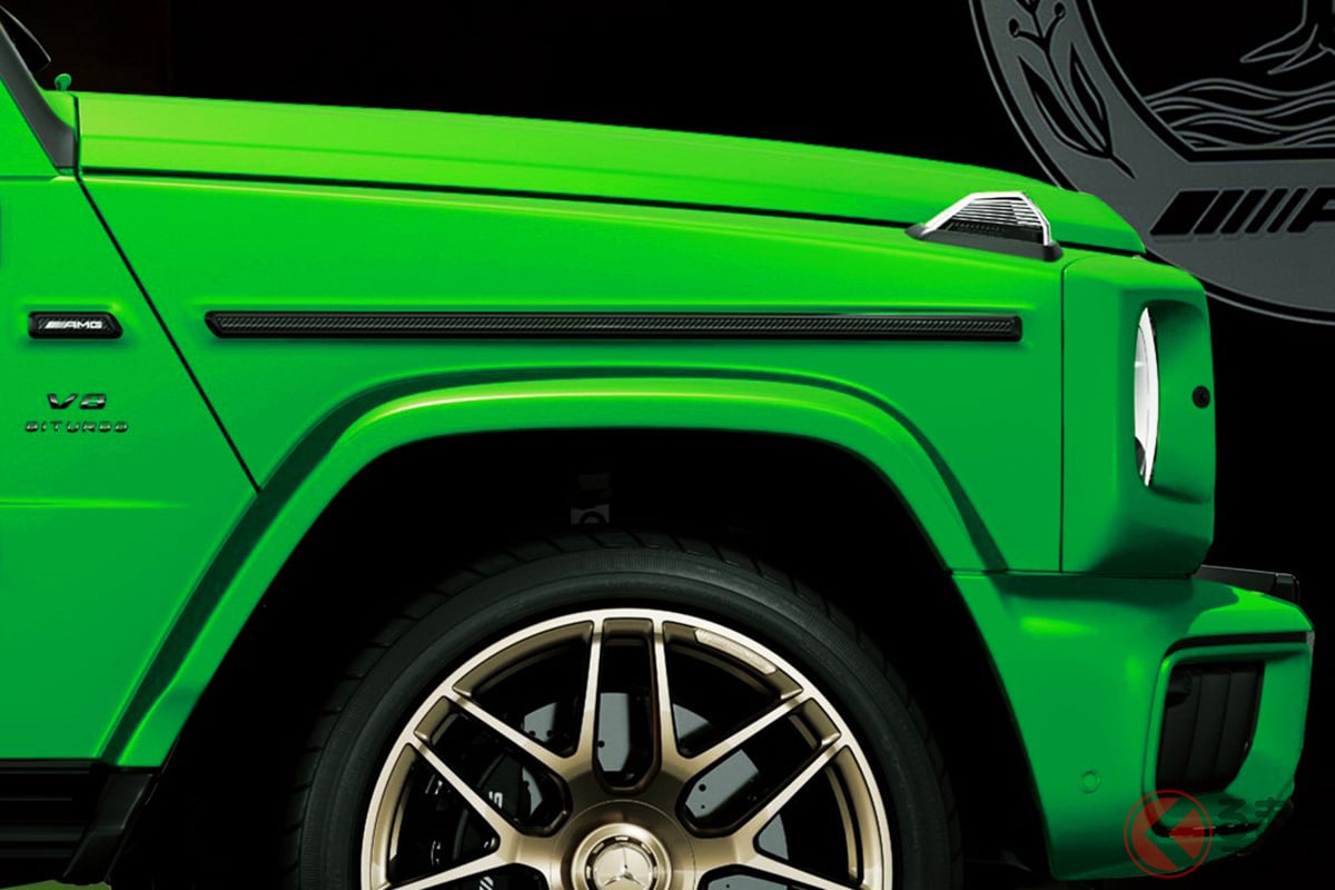 585馬力のV8ツインターボエンジン搭載の高性能SUV