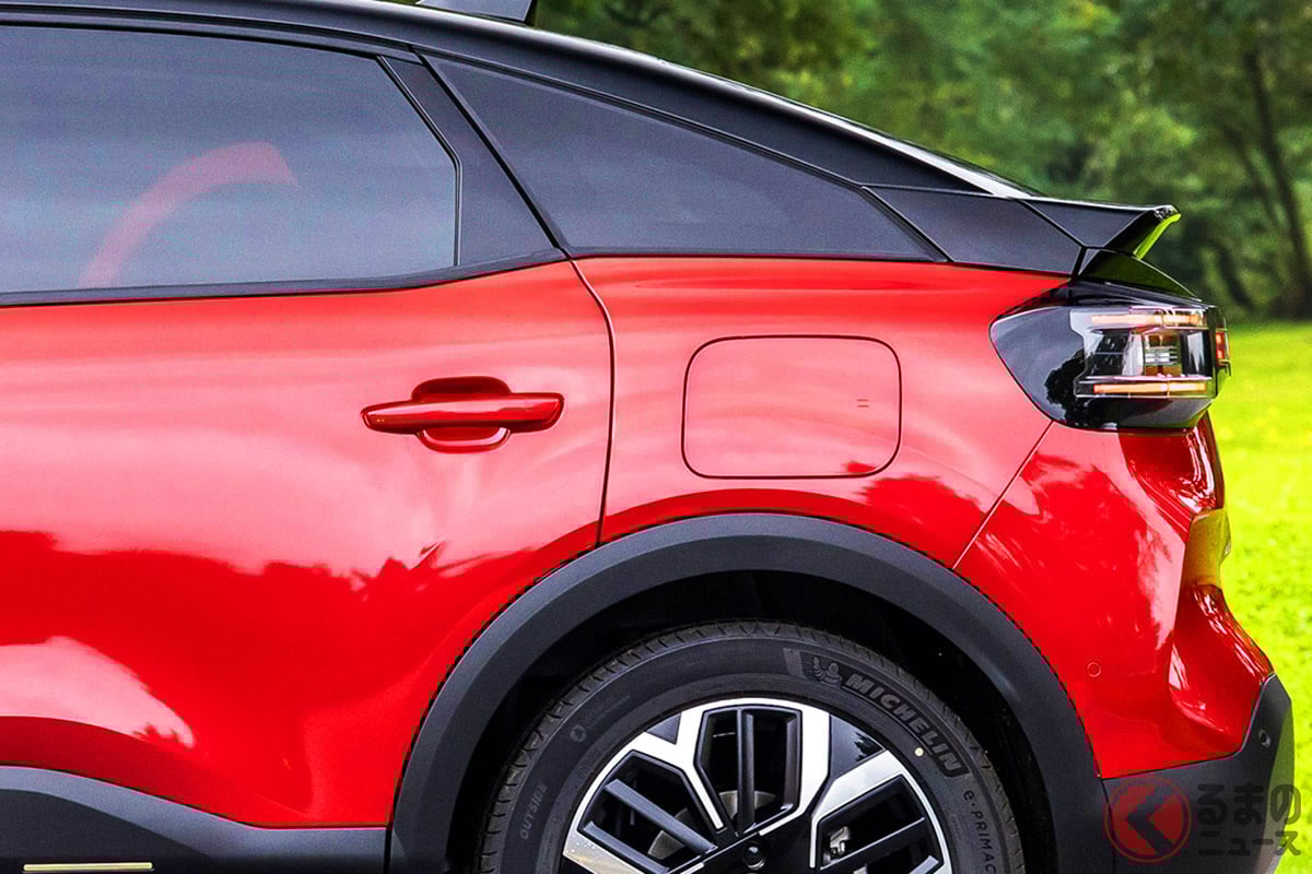 トヨタ「カローラクロス」サイズの全長4.3mボディ