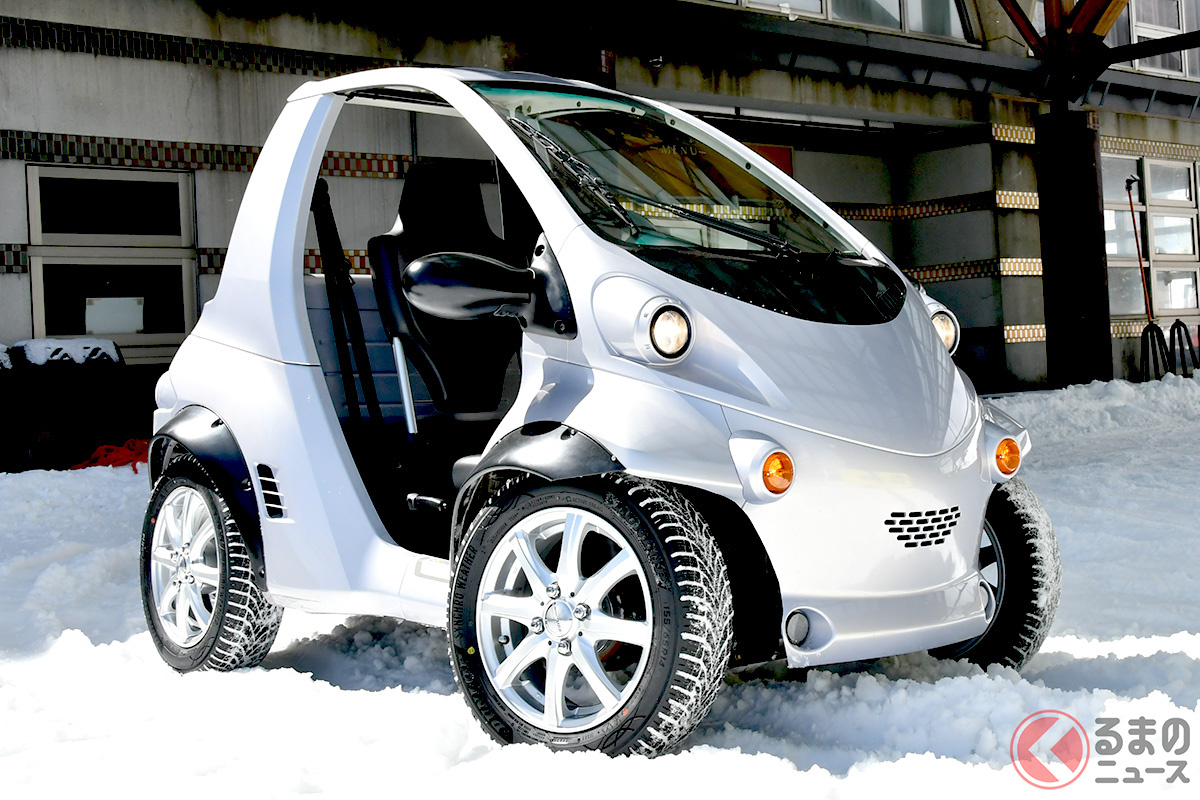 通常は12インチタイヤが装着されるコムスに軽自動車用14インチサイズのシンクロウェザーを装着