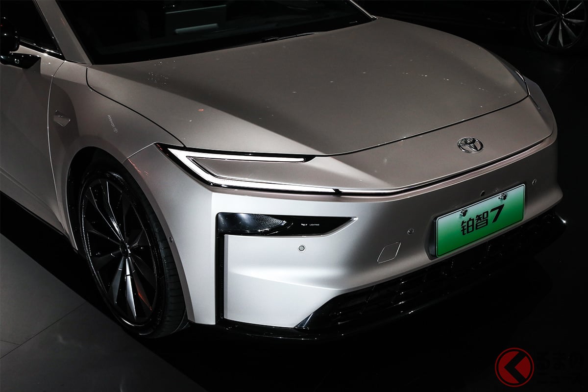 新たなトヨタのラグジュアリーセダン「bZ7」発表