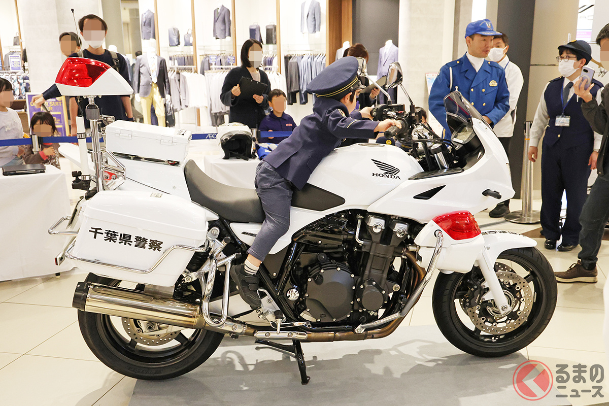 制服を着て白バイにまたがれる貴重な機会となった