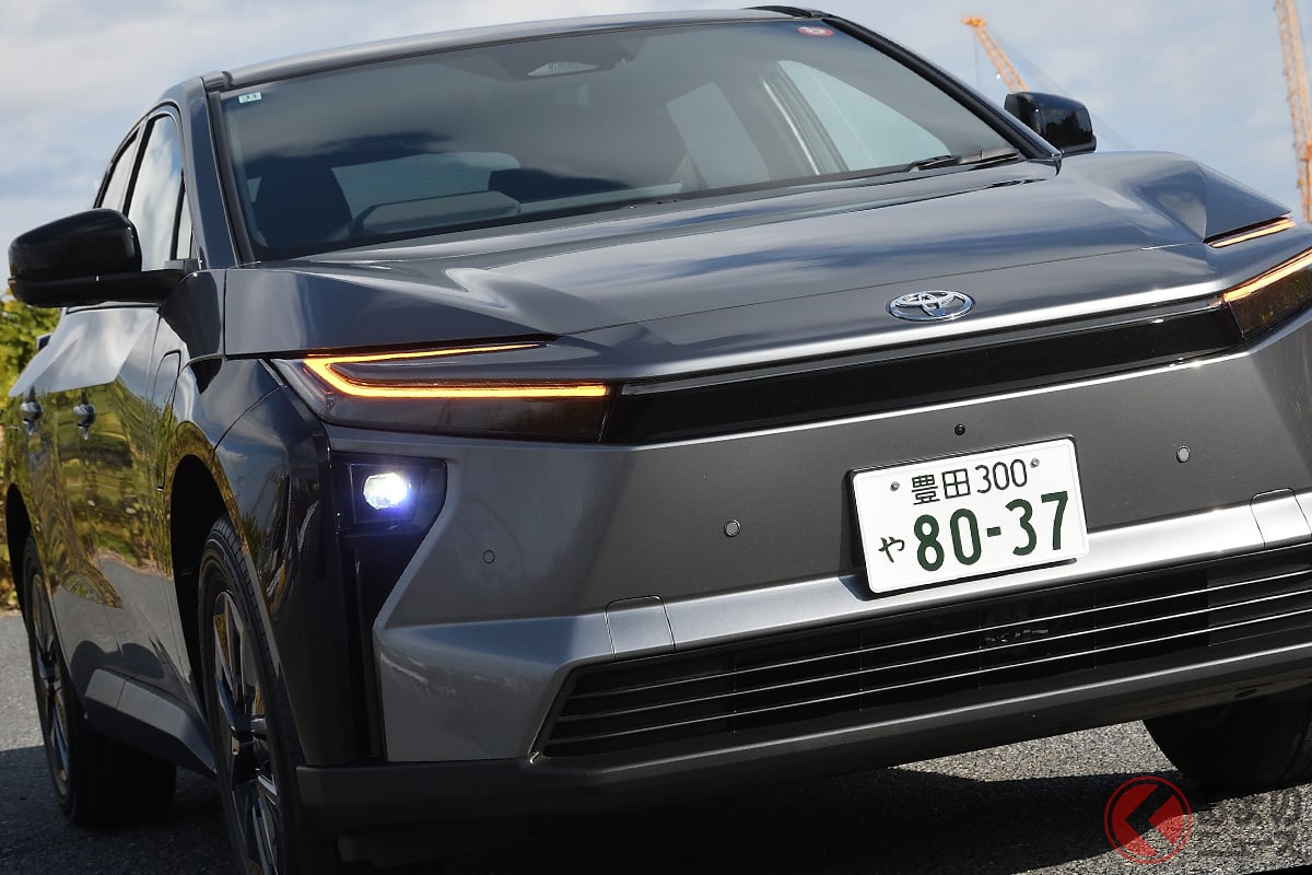 なぜトヨタ「bZ4X」販売好調? 25年度下半期EV販売首位に!