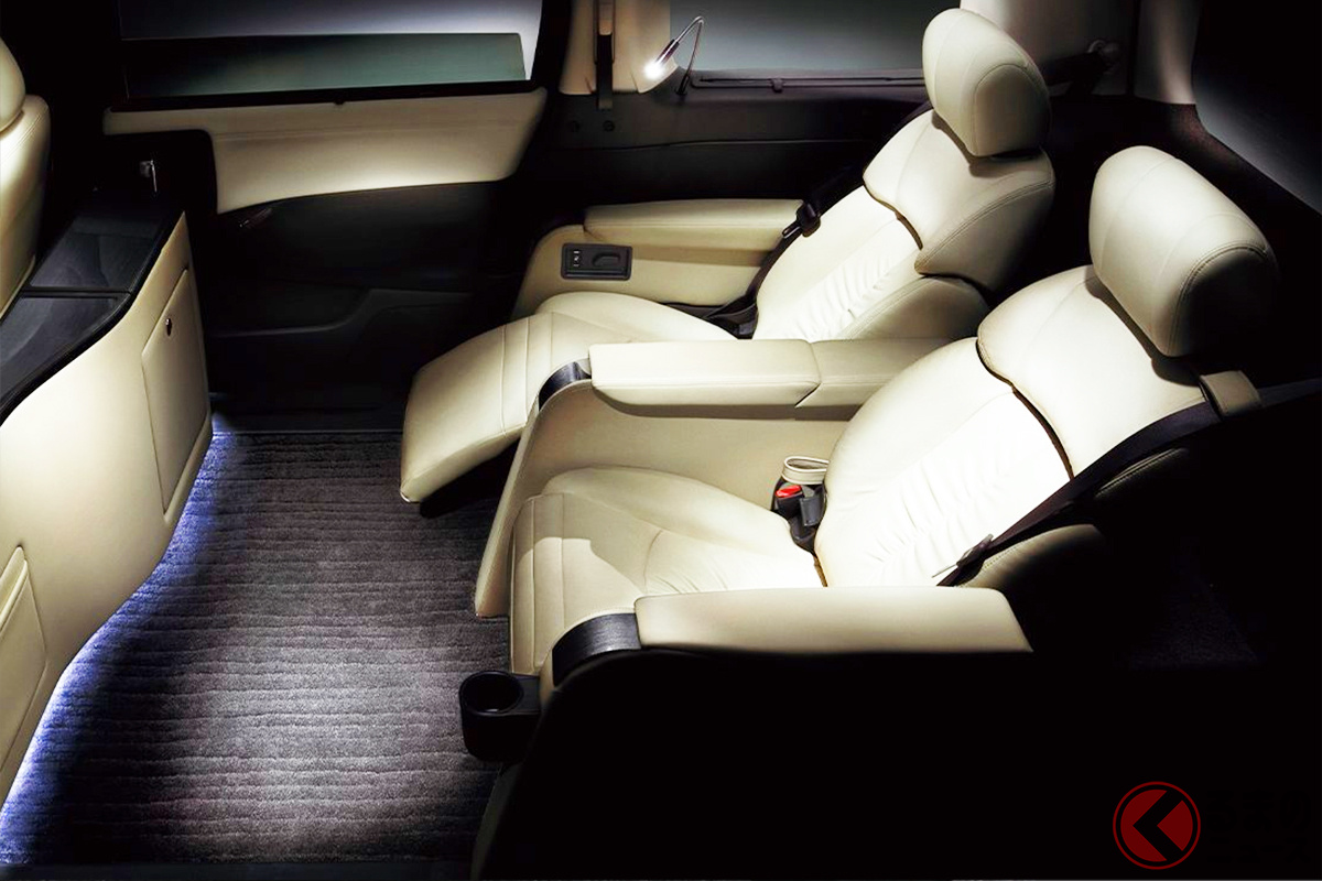 まさに“走るラウンジ”と呼ぶにふさわしい一台