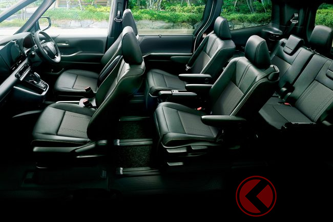 トヨタ新型「ノア」まもなく発売！ 新デザインで