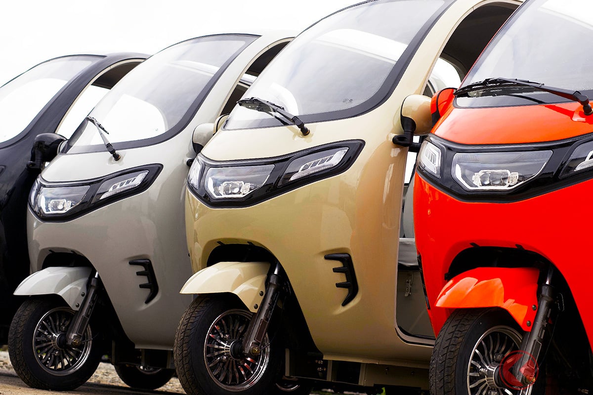 内燃エンジン搭載の「新型“3人乗り”トライク」発表!