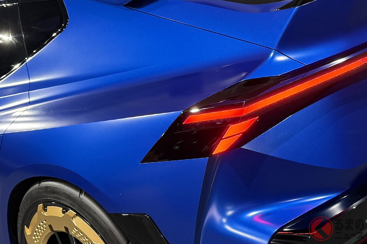 未来的なデザインと伝統的なSTIの要素を融合