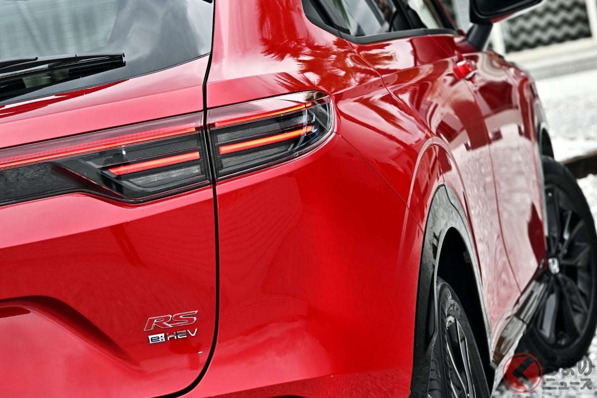 車高を下げたスポーティグレード「ヴェゼル e:HEV RS」