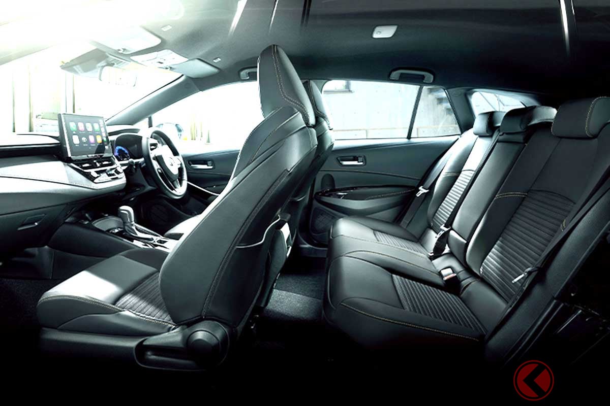 トヨタ「カローラツーリング」の室内