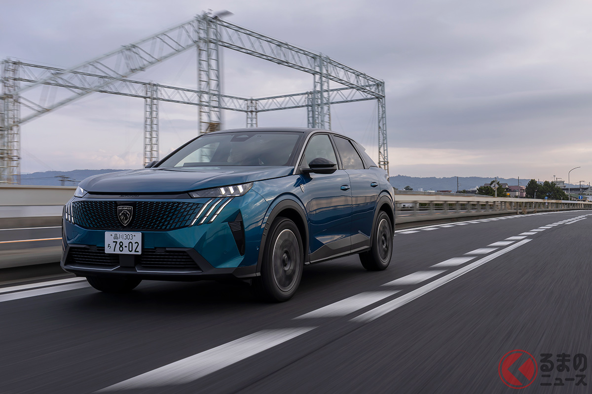 3008GTハイブリッドはモーターアシストによる滑らかな加速と高い静粛性が印象的。市街地ではモーター主体の走行シーンも多い（Photo：Daijiro Kori）