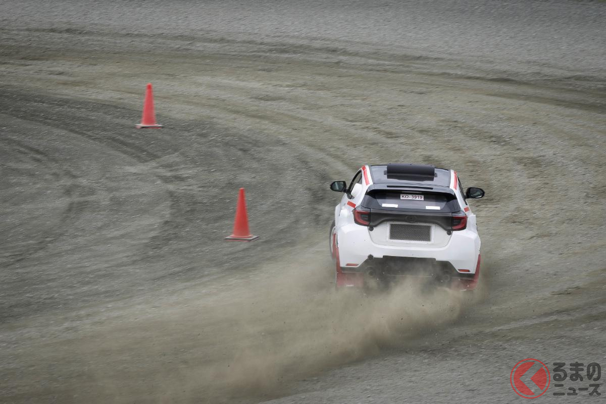 Mコンセプト（1号車）をダートで試乗