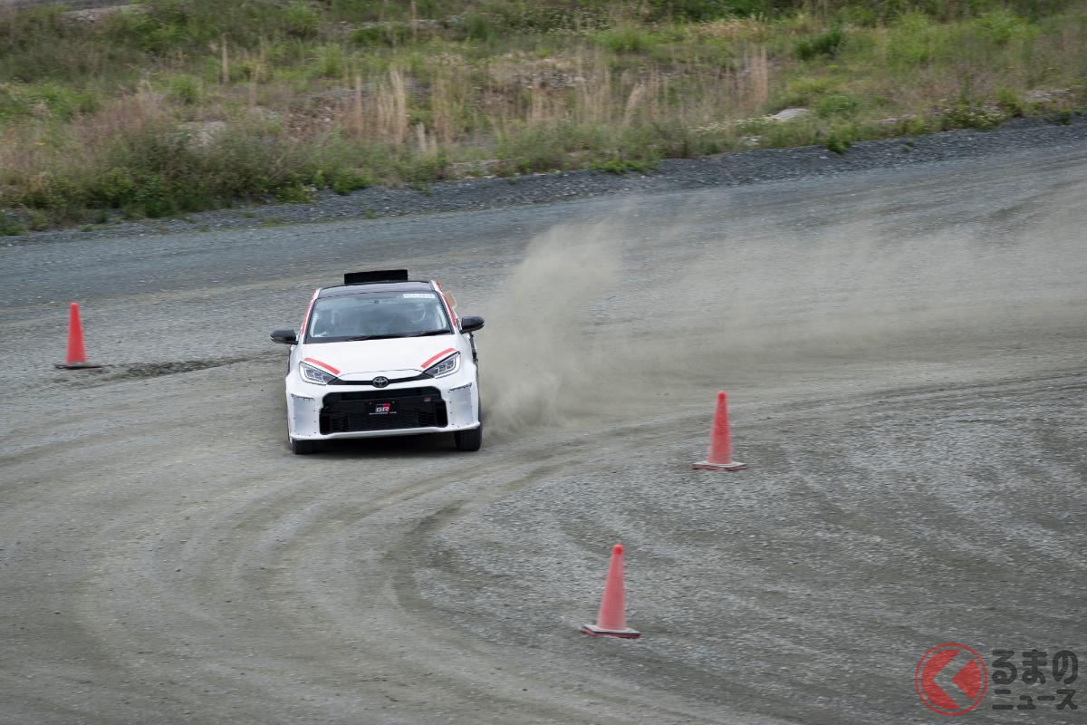 自らの運転でGRヤリスMコンセプト(初期段階試作車)を体感