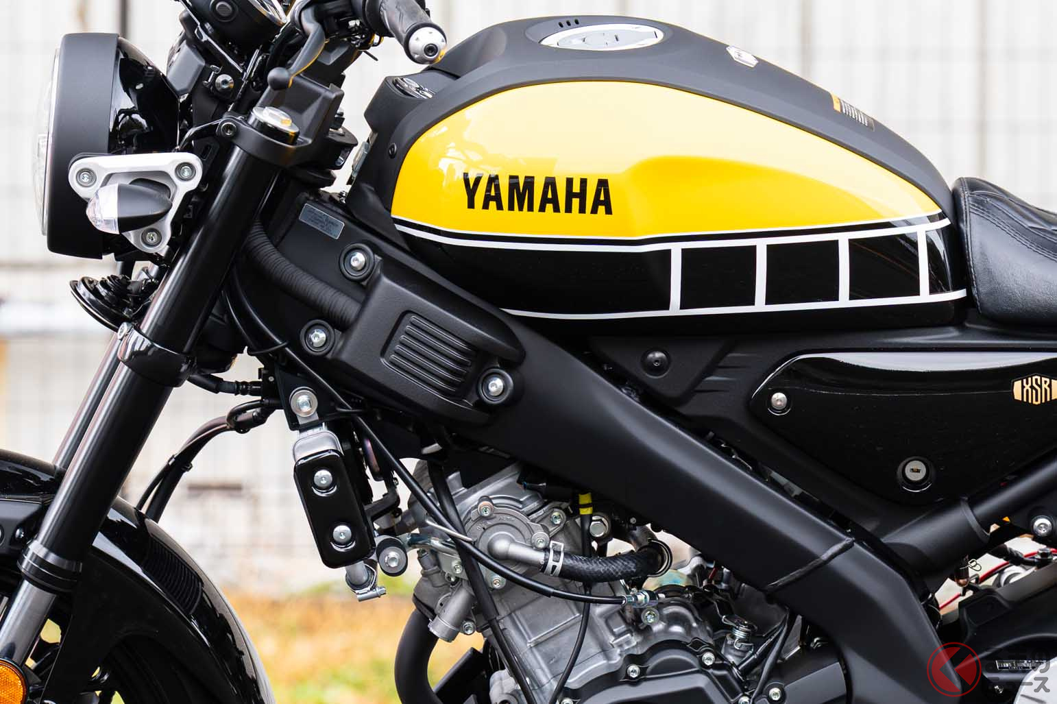 発売予定の「USインターカラー外装セット」を装着したヤマハ「XSR155」
