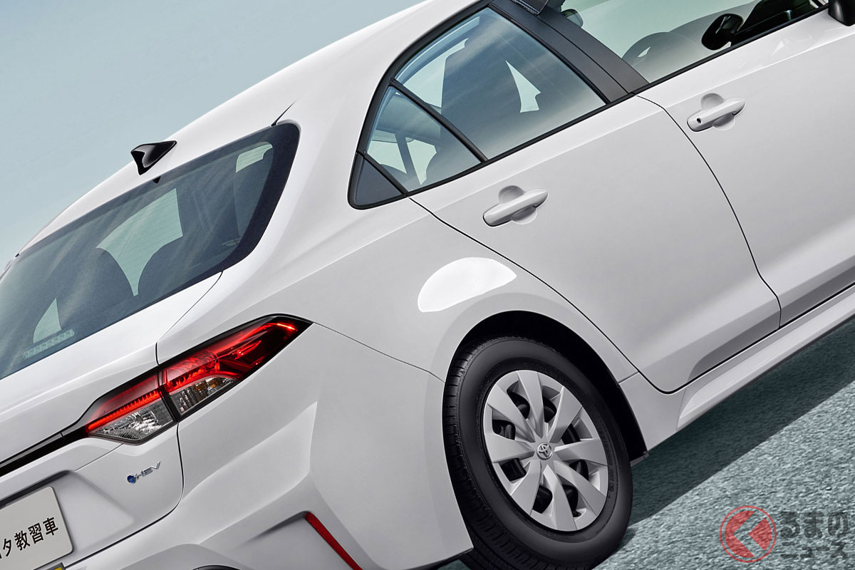 Toyota Launches New 4-Door Sedan with 6-Speed MT! Not a Corolla? Only for Driving Schools?
