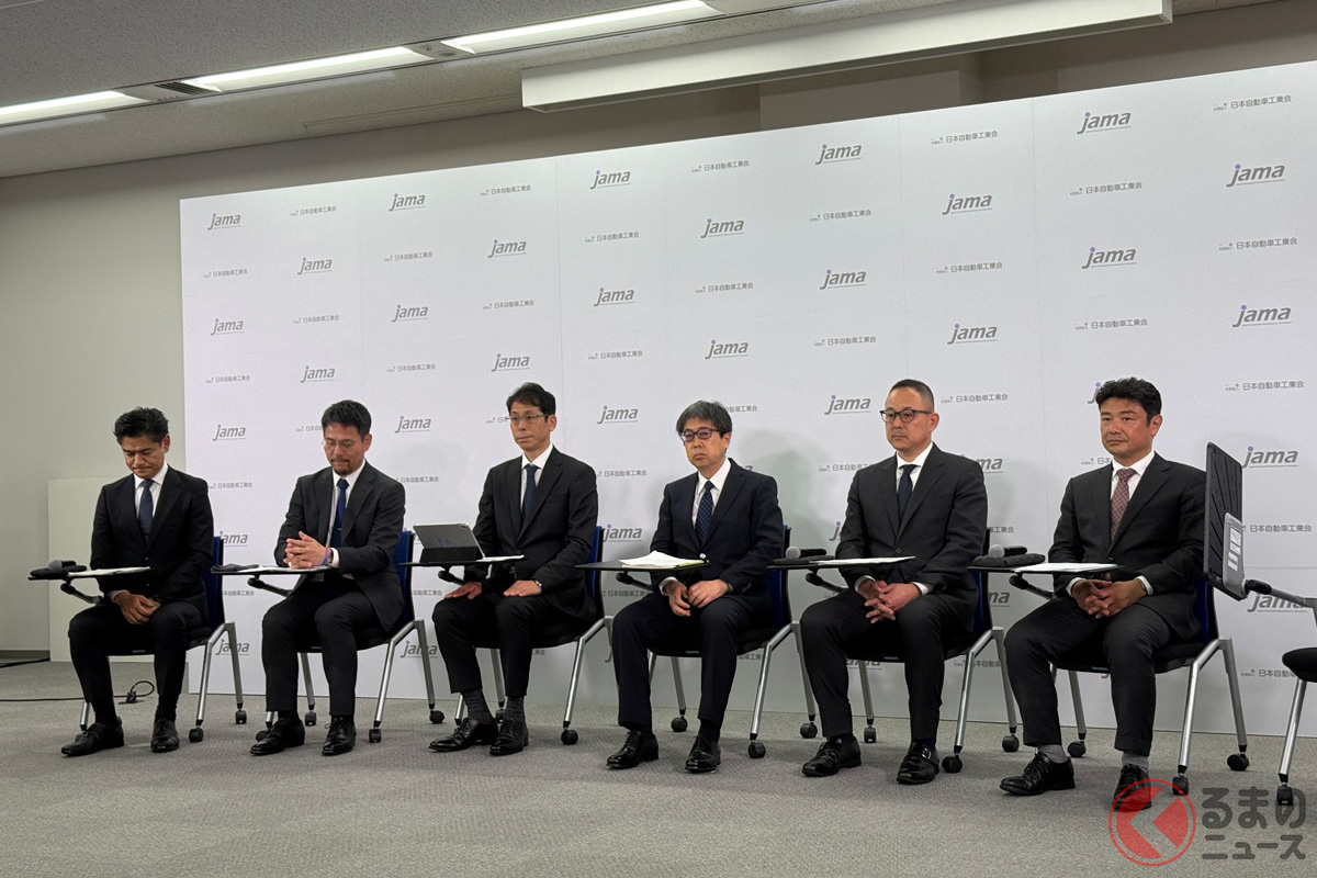 自工会の定例前に、3つの課題に関する進捗が各担当者から説明があった