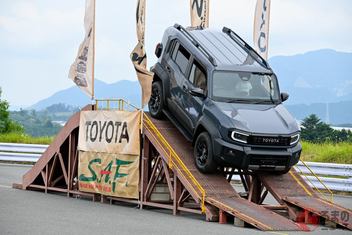 車内からだと「谷底に落ちる」ような感覚ですが、新型「ランドクルーザーFJ」は余裕でこなしました