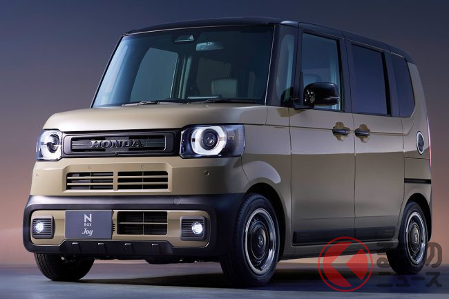 ホンダ新型「N-BOX」先行公開！ 精悍なブラック外観×黒チェック柄の撥