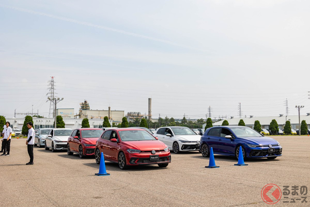 プロレーシングドライバー木下隆之氏による「ゴルフGTI」のデモ走行も実施された