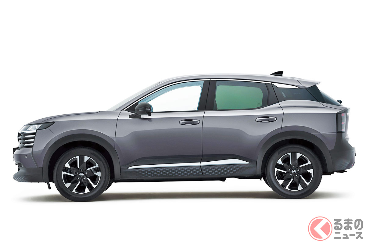 日産「新型キックス」のベーシックグレード「X シンプルパッケージ」のボディカラーは「ダークメタルグレー」1色のみ!