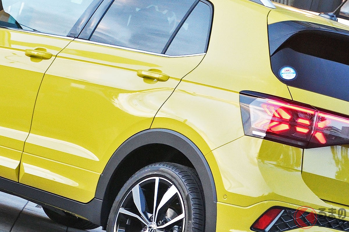「ヤリスクロス」サイズの「輸入“5人乗り”コンパクトSUV」に注目!