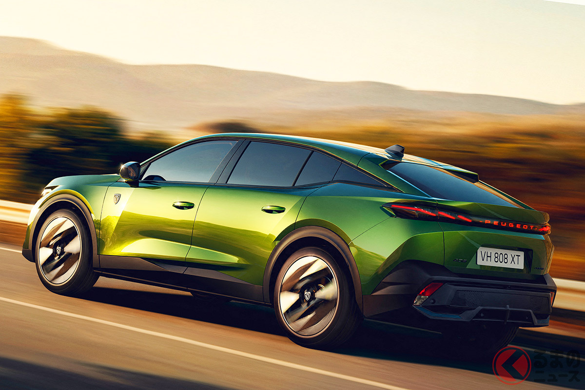 新型408のリアにはブランド初となる光る「PEUGEOT」レタリングを採用