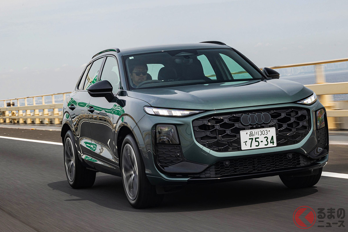 シャープなフロントマスクが印象的な新型Q3。コンパクトSUVながら、上級モデルに通じる存在感を備えています