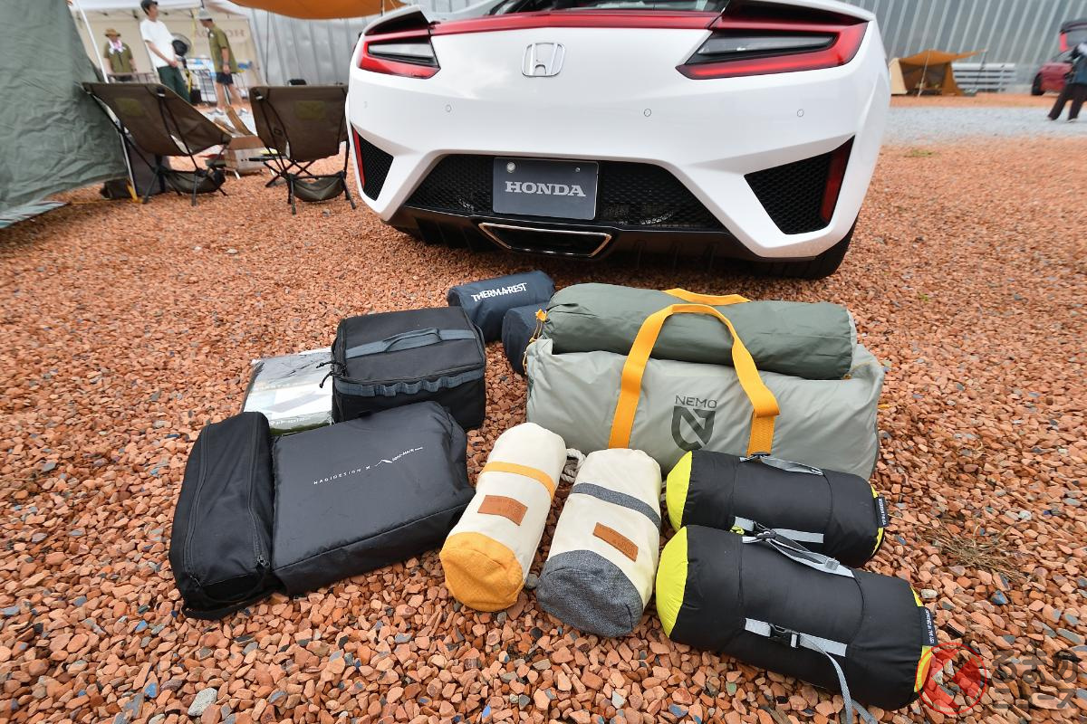NSXの荷室にこれだけの用品が積める!?