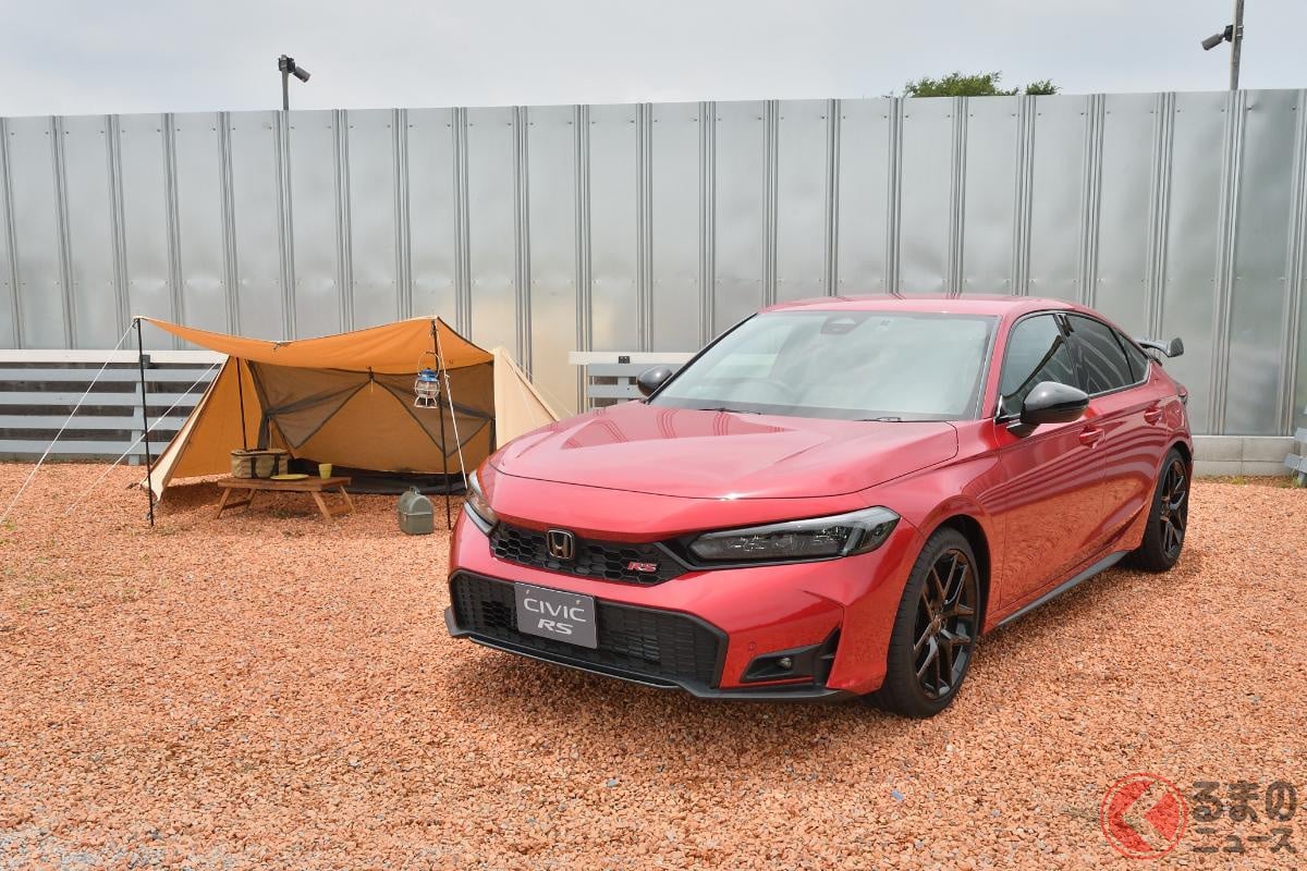 アウトドア体感撮影会に展示された車中泊仕様のホンダ「シビック RS」