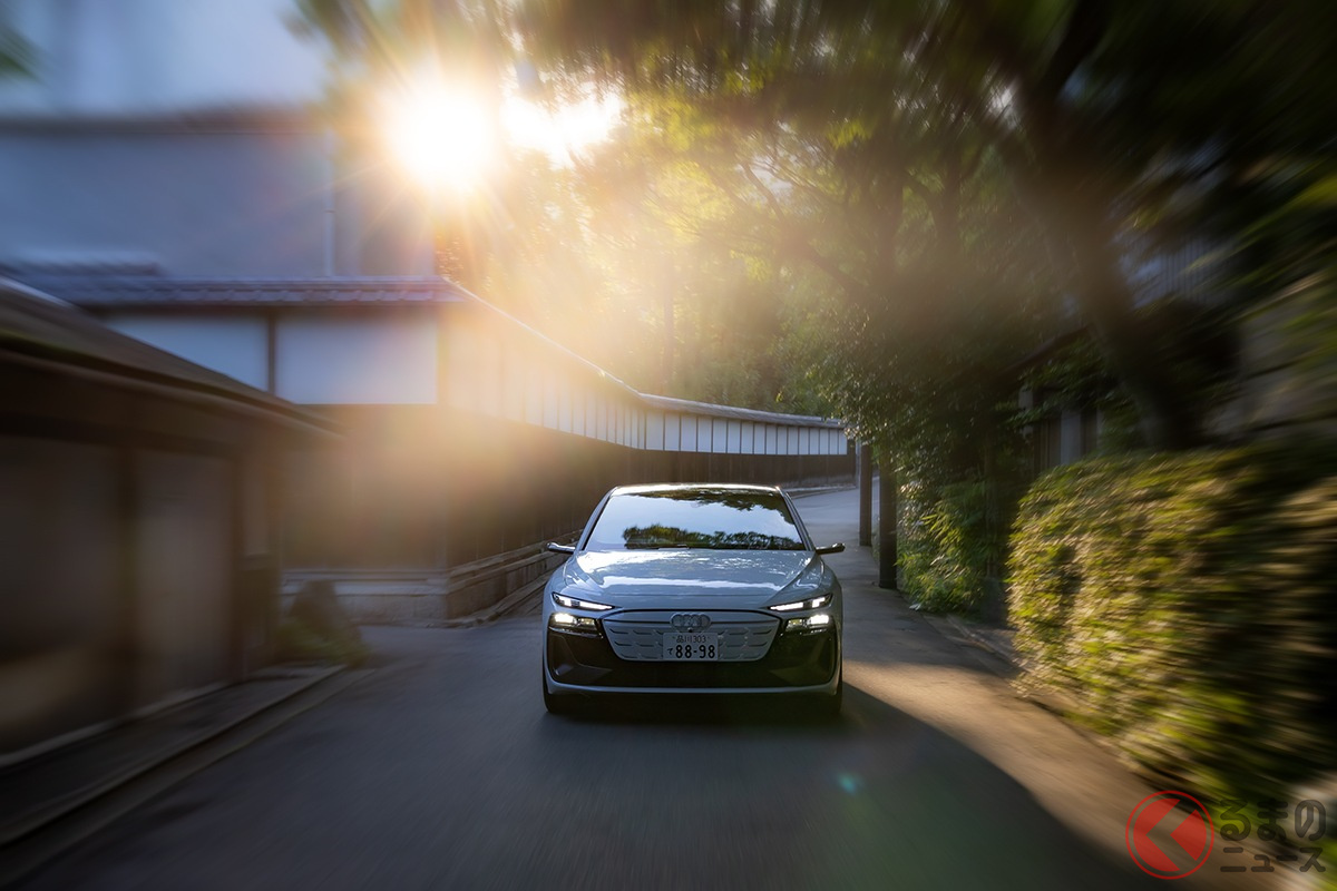 歴史ある京都の街並みと、最新BEVのA6スポーツバック e-tron quattro。静かで滑らかな走りは、街中での移動にもよく合います（Photo：Tanaka Hidehiro）