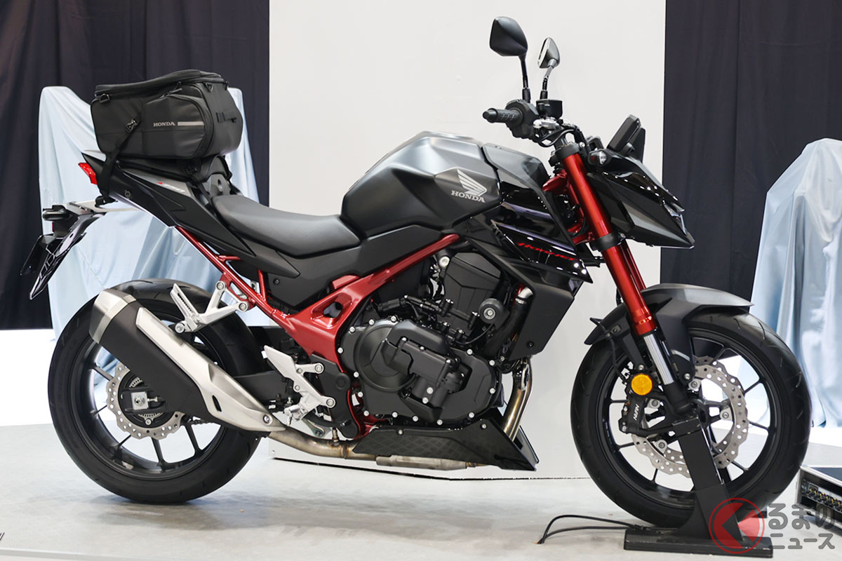 ホンダ新型「CB750ホーネット E-Clutch」（オプション装着車）