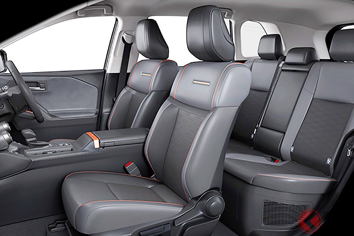 オレンジのアクセントカラーを採用したトヨタ「RAV4 Adventure」