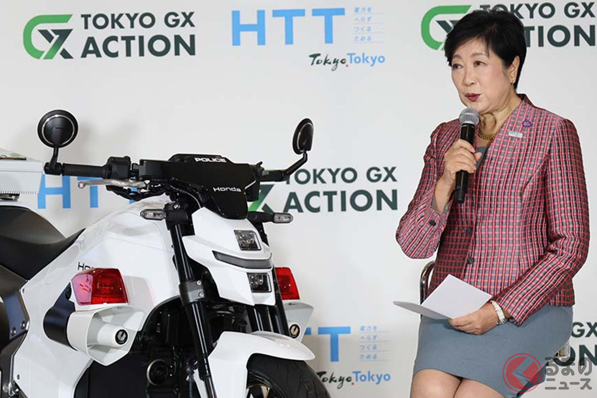 国産EV白バイと小池百合子都知事