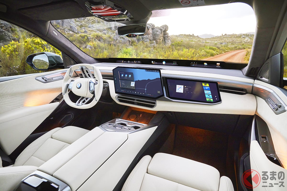 “X字型ライト”を採用した新型「“四駆”SUV」