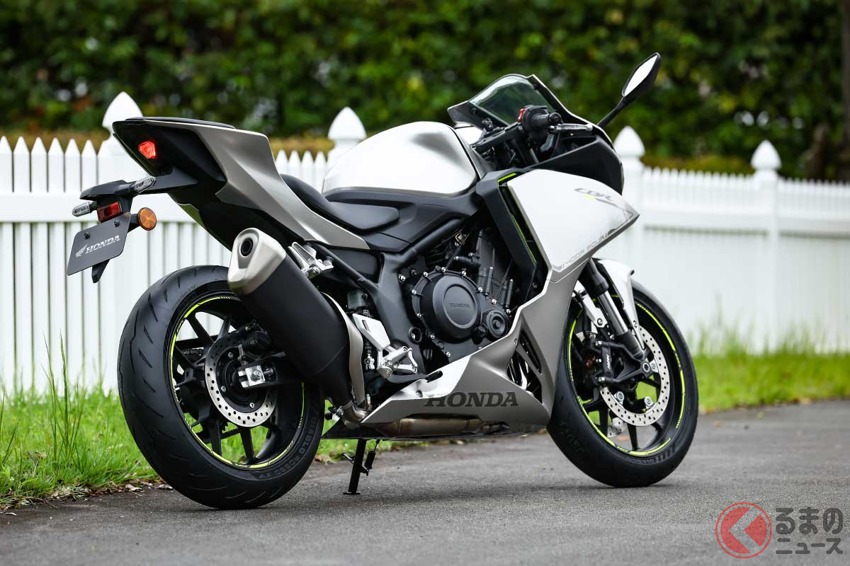 ホンダ新型「CBR400R FOUR E-Clutch」カラー：ベータシルバーメタリック